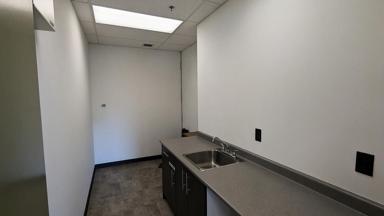 202 - 15261 Russell Avenue, White Rock, BC