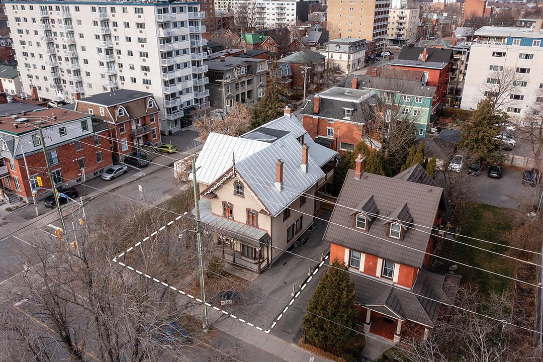 245 Laurier Avenue East, Ottawa, ON