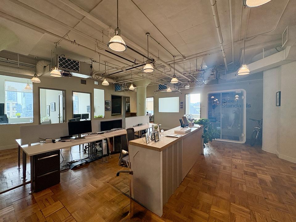 900 - 119 Spadina Avenue, Toronto, ON