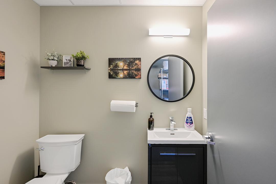 555 Hillside Avenue, Victoria, BC