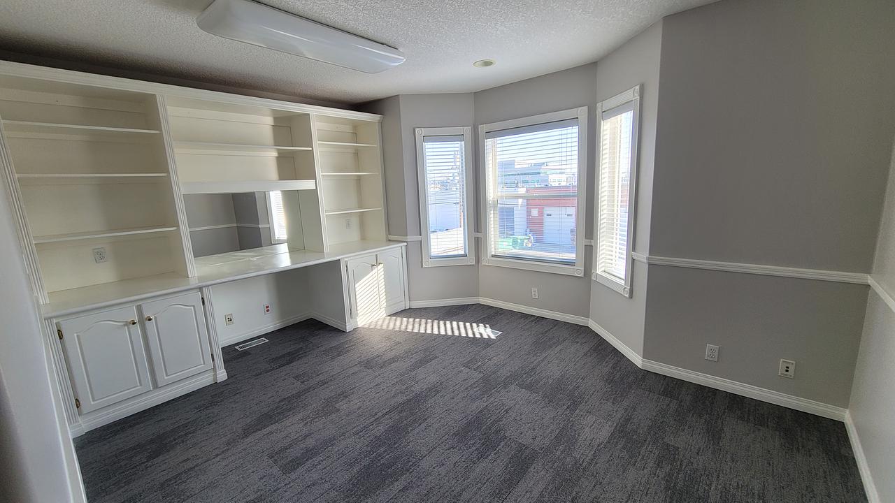 200 - 5520 2 Street Southwest, Calgary, AB