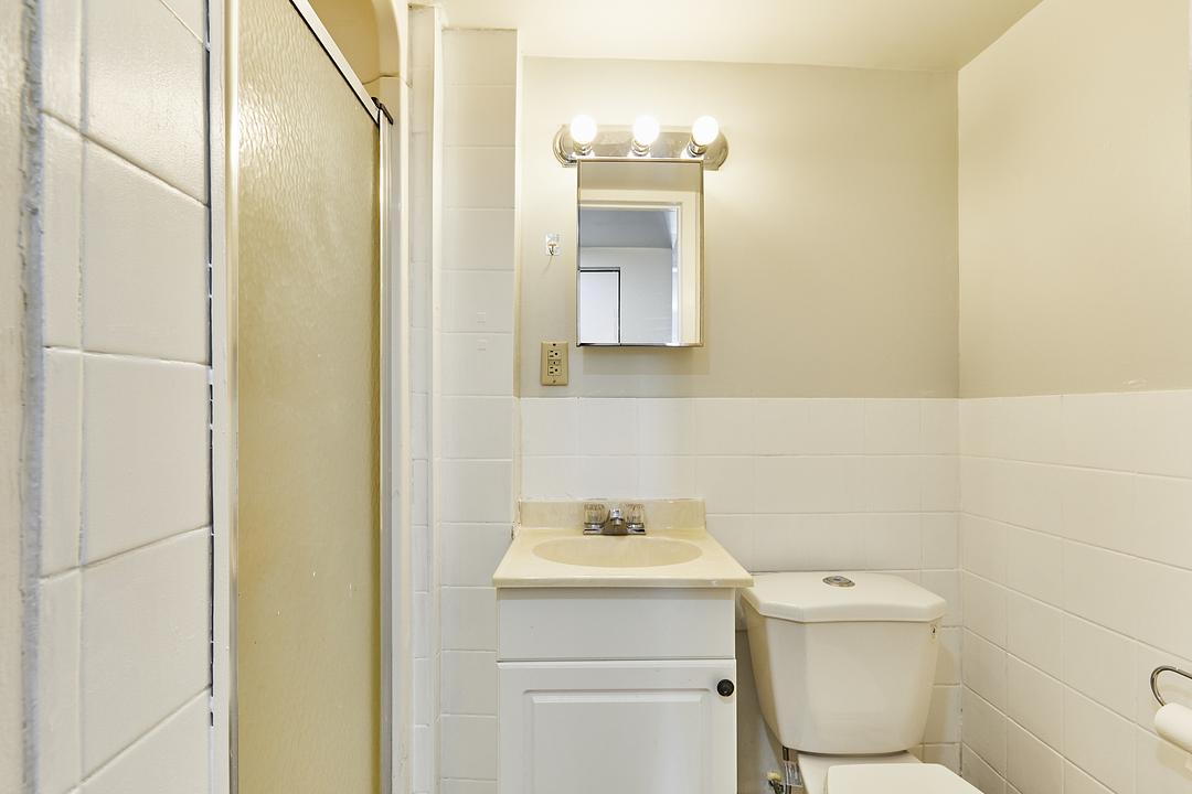 363 Barton Street East, Hamilton, ON