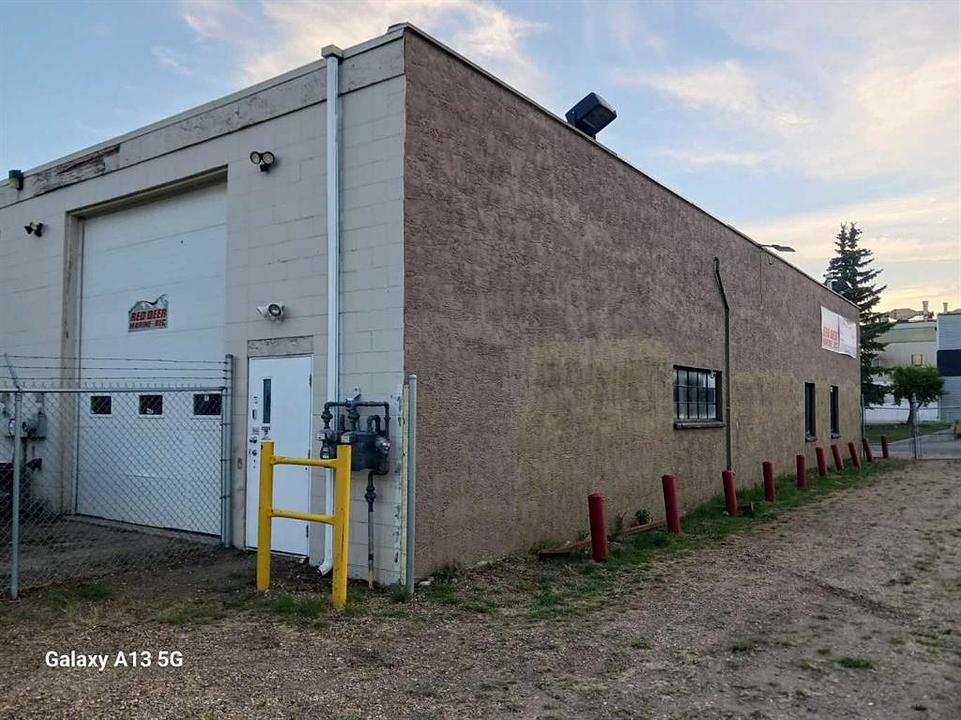 6789 52 Avenue, Red Deer, AB