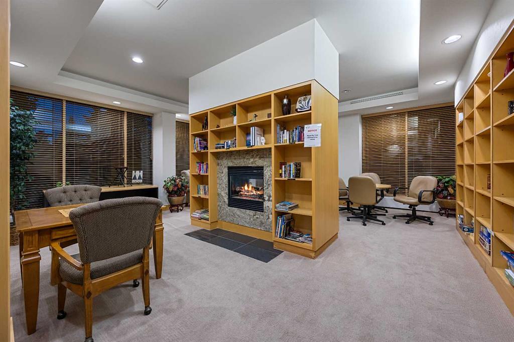 204 - 4603 Varsity Drive Northwest, Calgary, AB