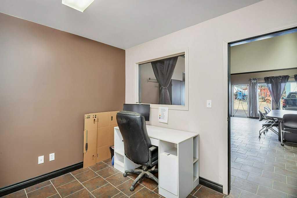 4911 50 Avenue, Eckville, AB