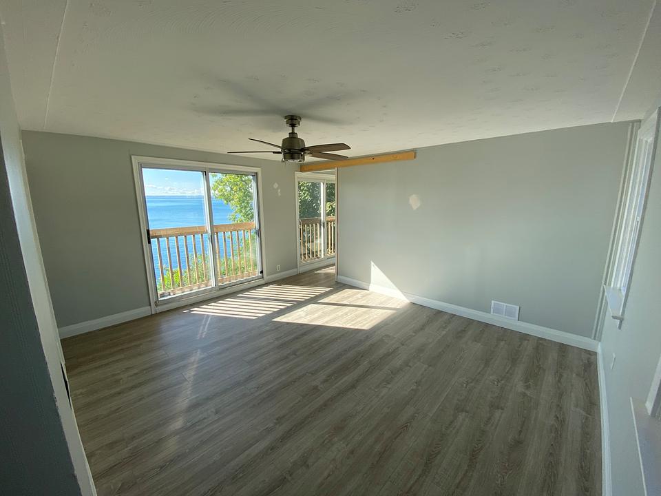 2108 Old Lakeshore Road, Burlington, ON