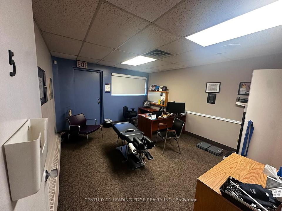 552 Sheppard Avenue West, Toronto, ON