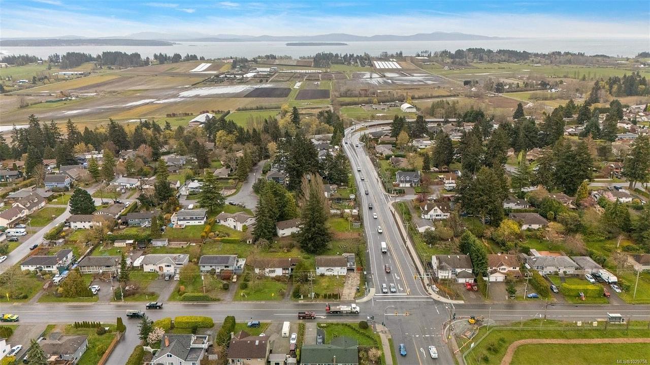 6753 Central Saanich Road, Victoria, BC