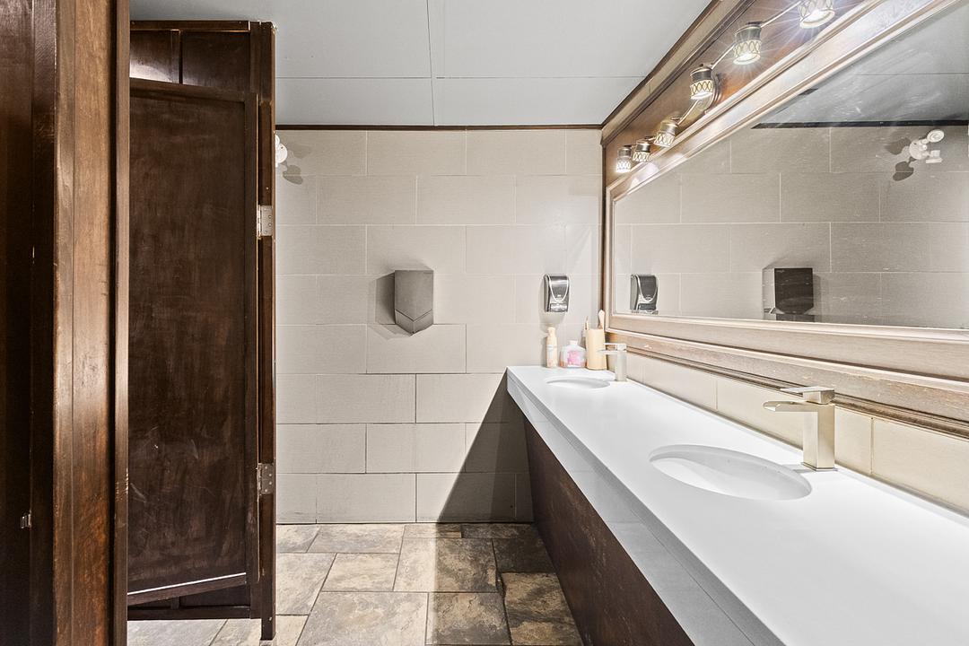 242 Lawrence Avenue, Kelowna, BC