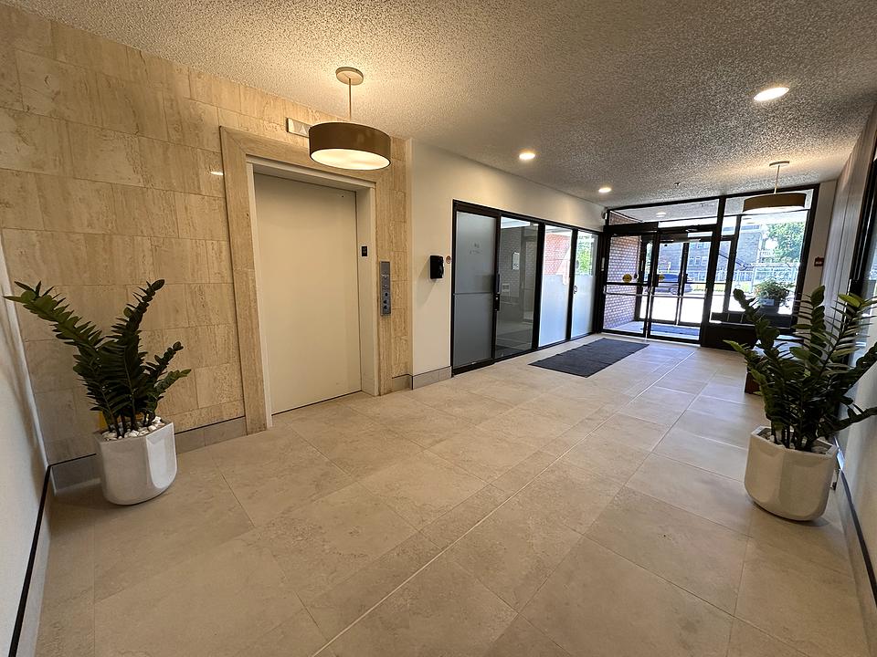 200 - 811 14 Street Northwest, Calgary, AB