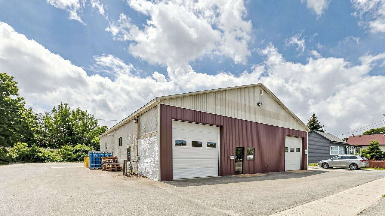 116 Main Street, Woodstock, ON