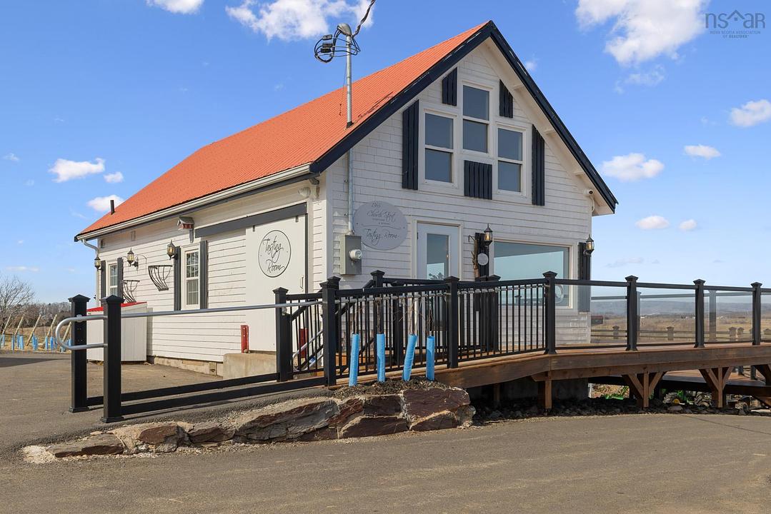 1365 Church Street, Port Williams, NS