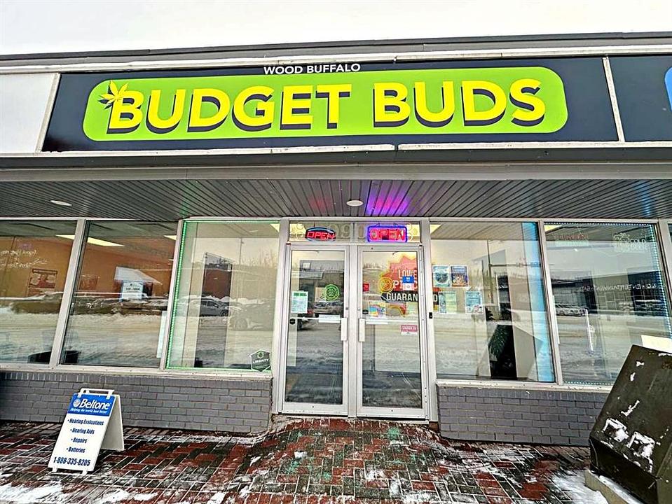 105 - 9904 Franklin Avenue, Fort McMurray, AB