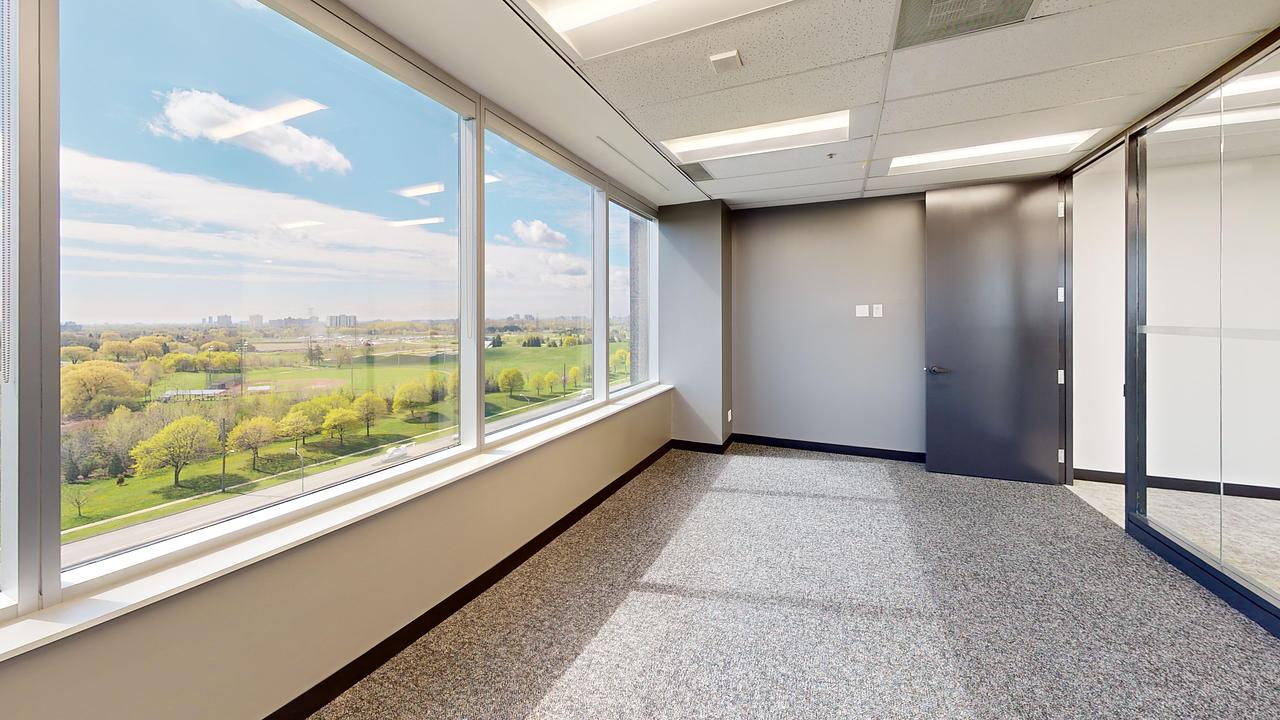 900 - 2680 Skymark Avenue, Mississauga, ON