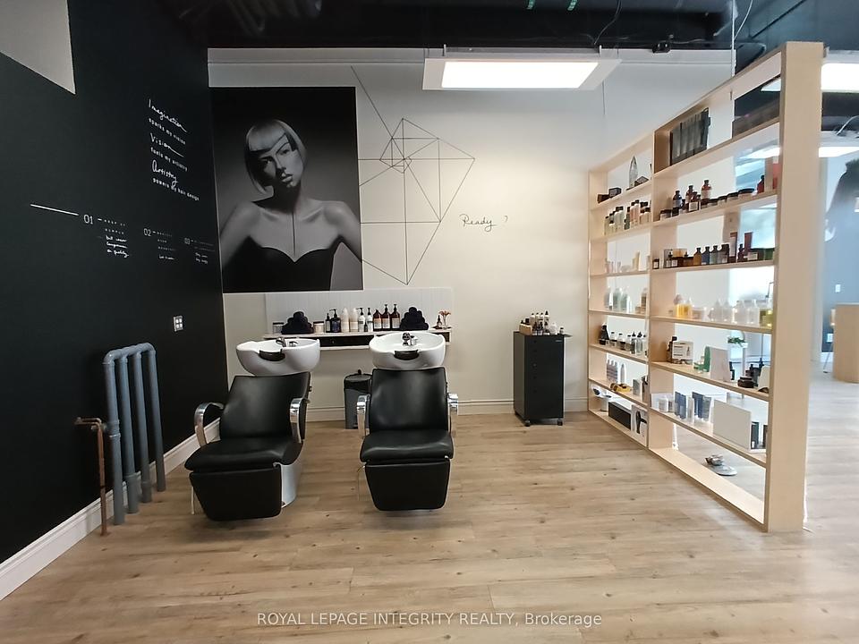 100 - 100 Murray Street, Ottawa, ON