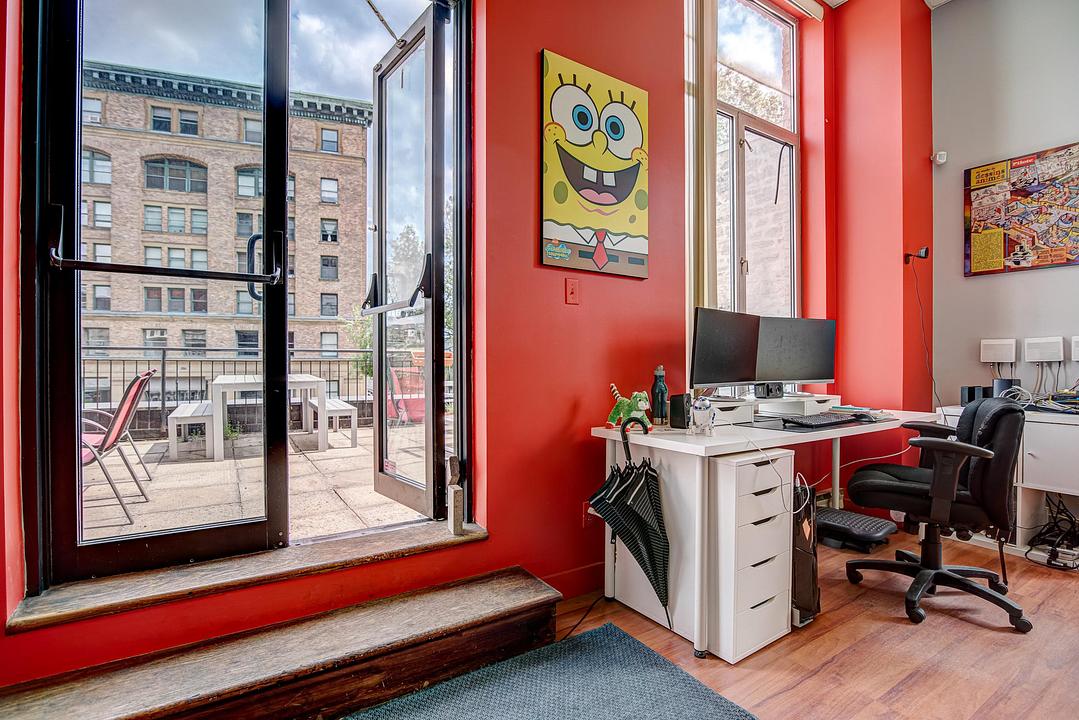 Office - 204 Rue Notre-Dame Ouest, Montréal, QC