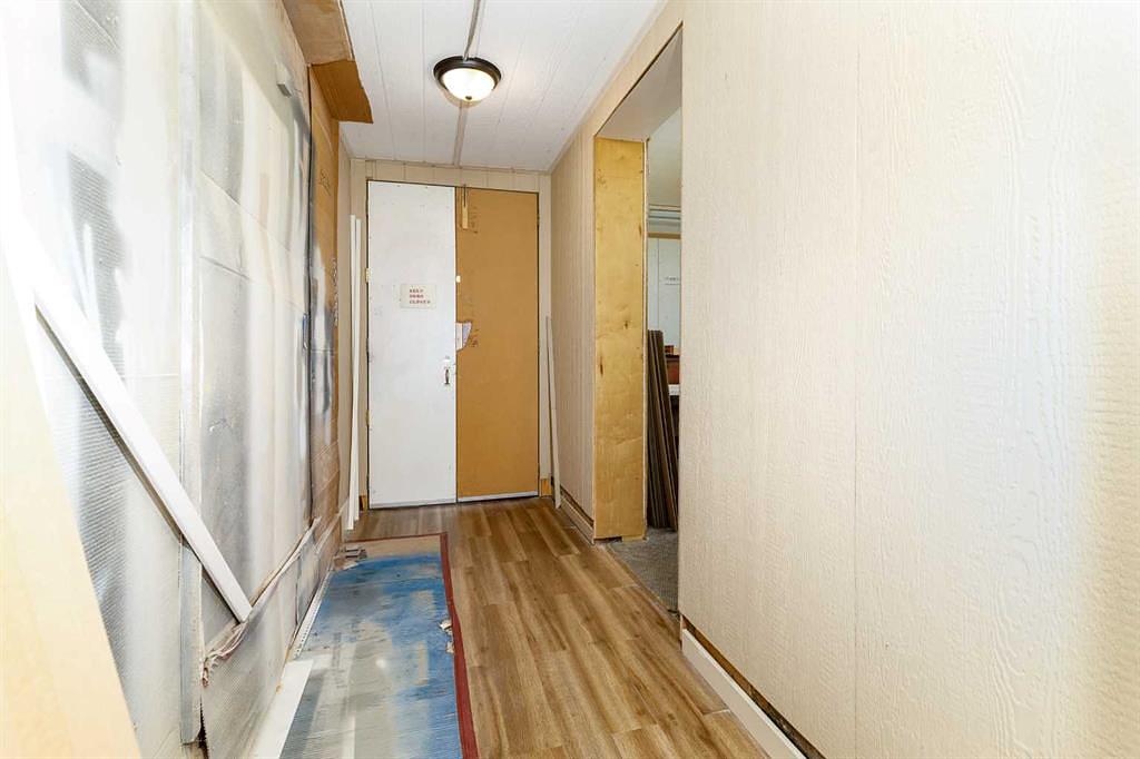 2460 36 Avenue, Springbrook, AB