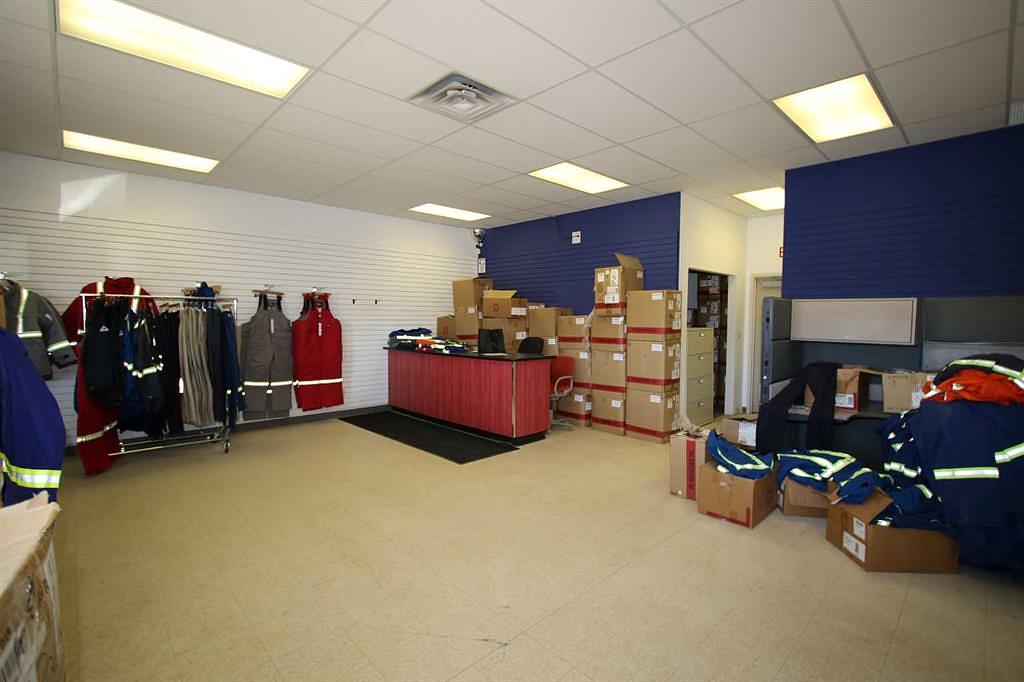 7 - 7621 Edgar Industrial Drive, Red Deer, AB