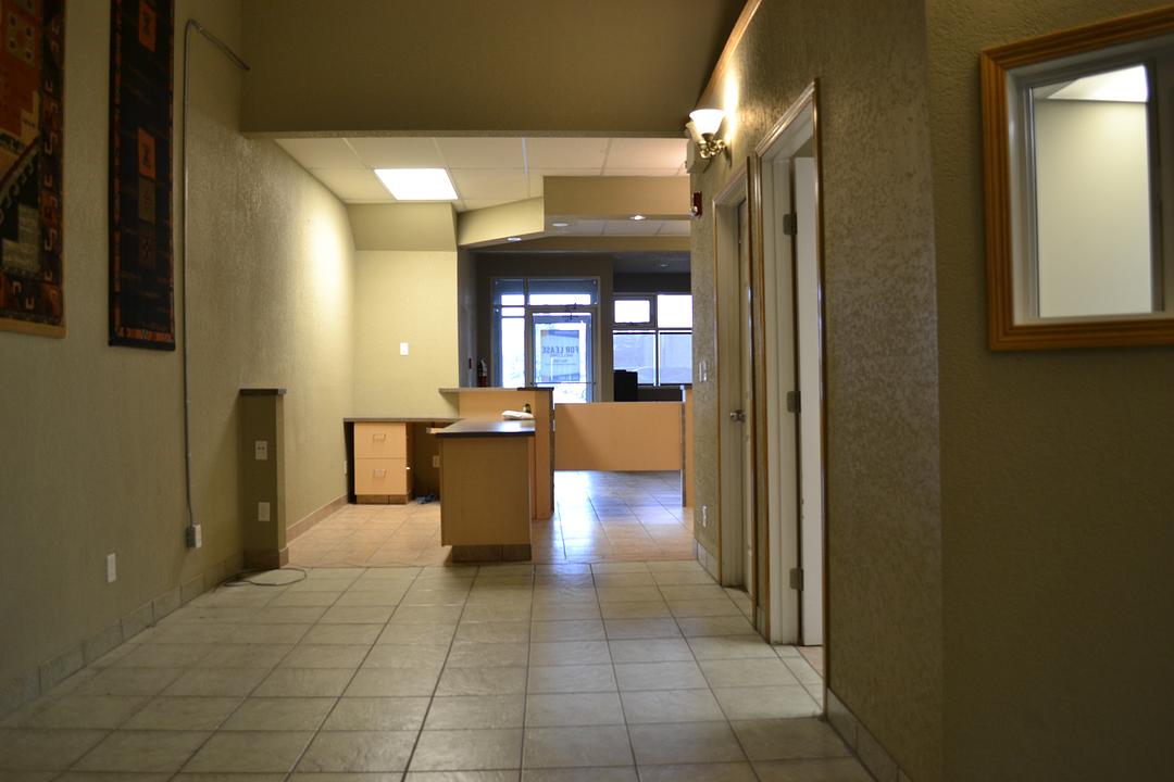 100 - 5017 50 Avenue, Red Deer, AB