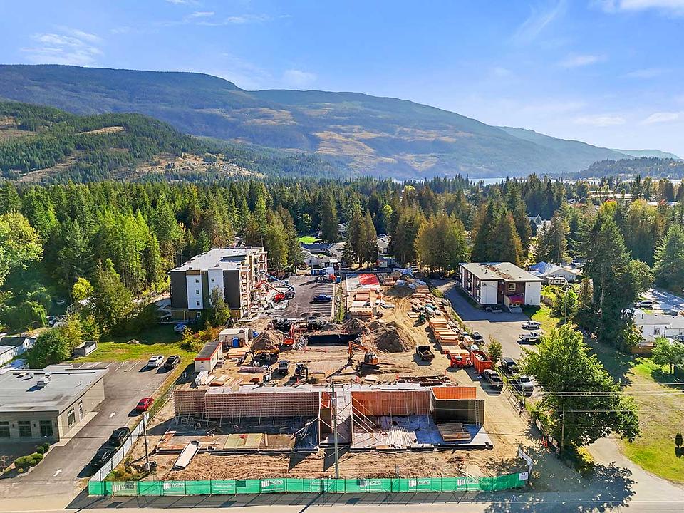 CRU 1 - 425 Main Street, Sicamous, BC
