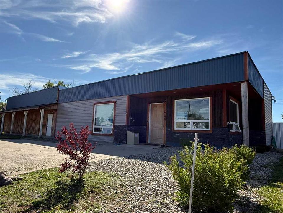 208 Main Street, Champion, AB