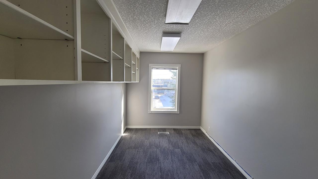 200 - 5520 2 Street Southwest, Calgary, AB