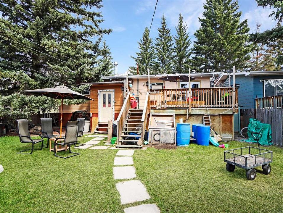 228 17 Street, Canmore, AB