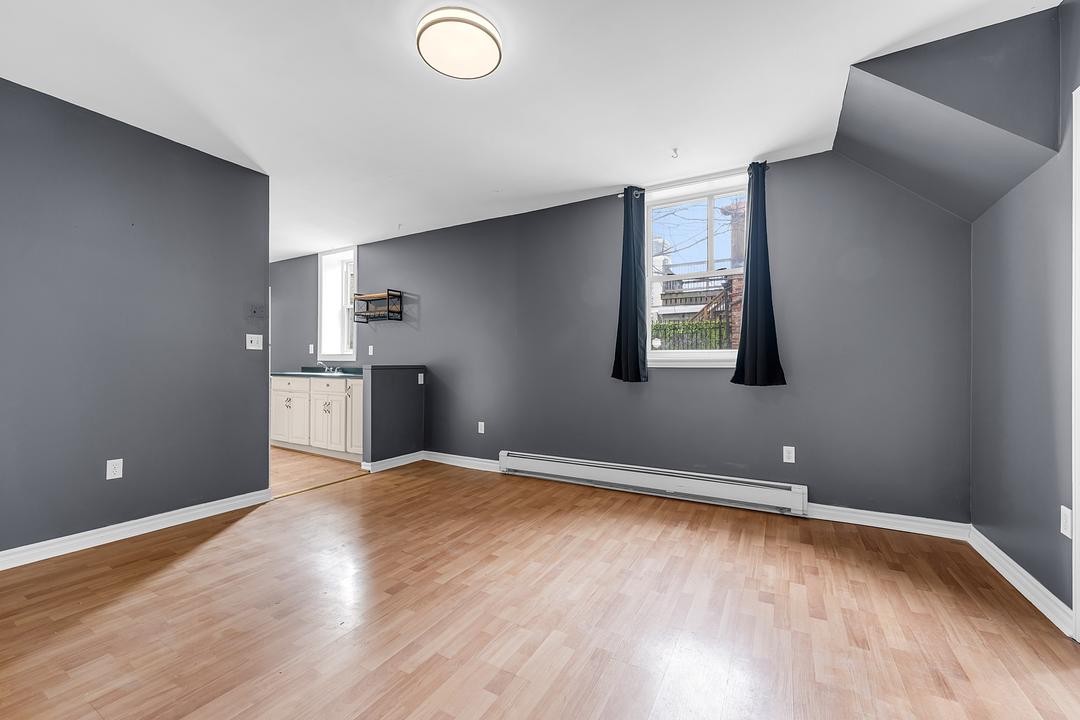 320 King Street East, Hamilton, ON