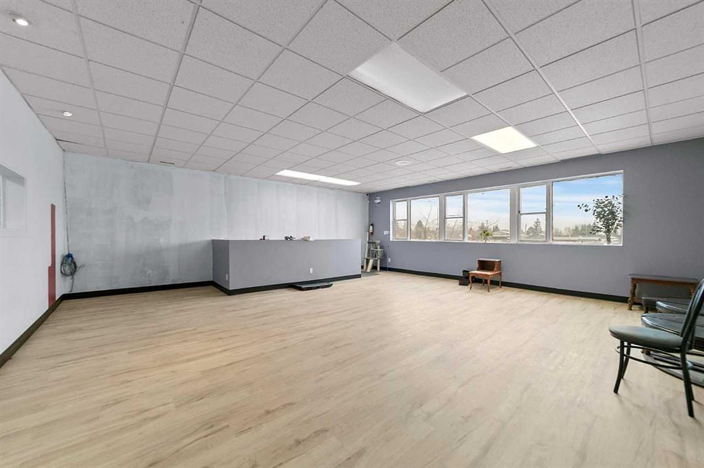 Bay C - 4707 51 Avenue, Camrose, AB