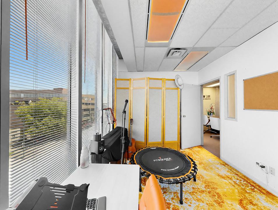 402 - 1788 W Broadway, Vancouver, BC