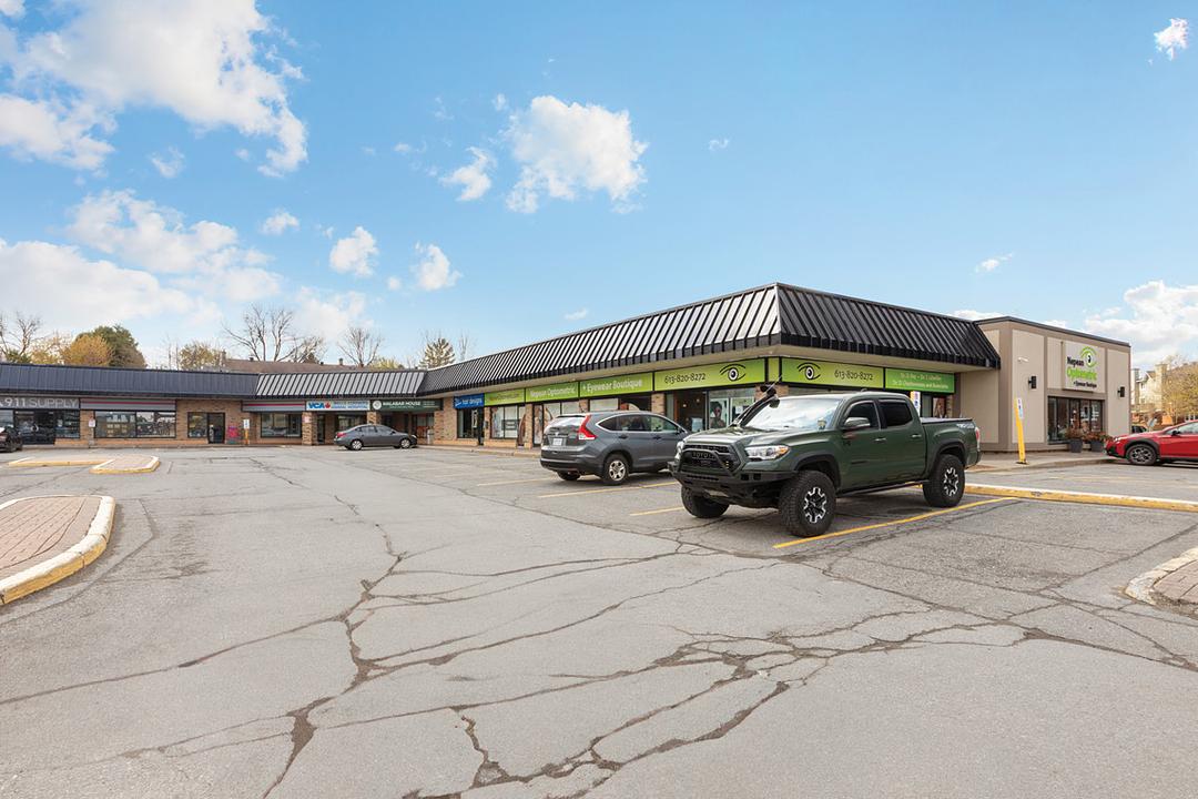 2194 Robertson Rd, Ottawa, ON