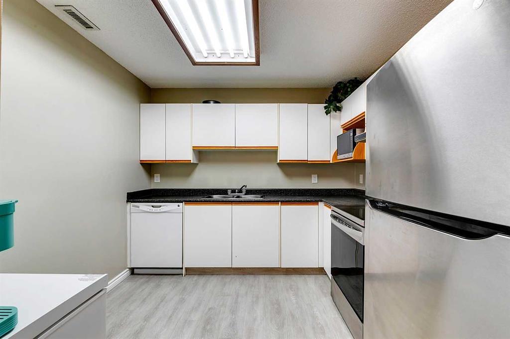 186007 Priddis Valley Road West, Priddis, AB