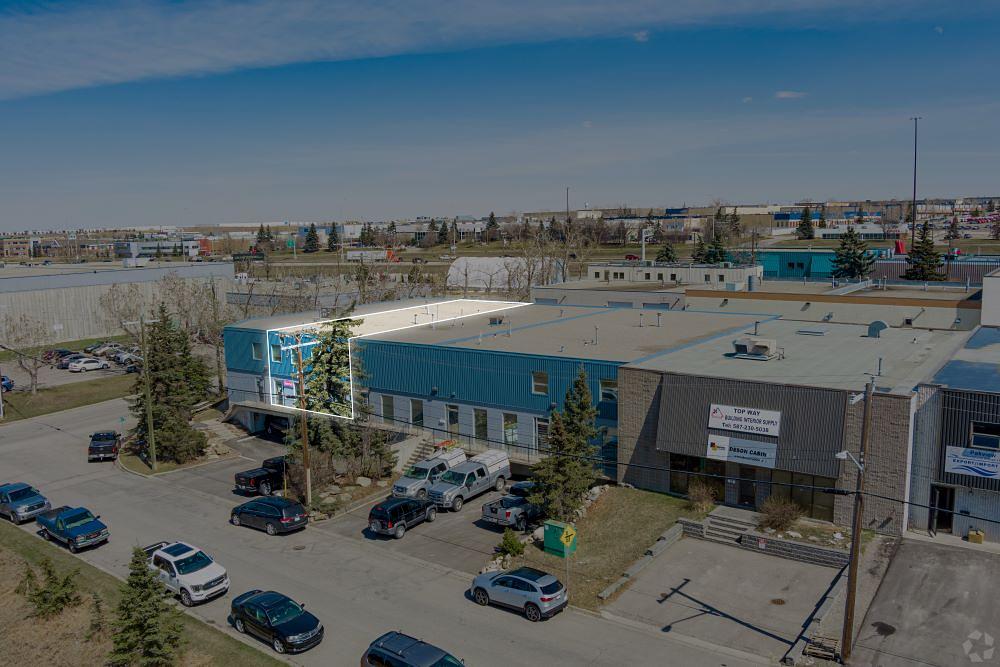 Bay 5 - 3 Skyline Crescent Northeast, Calgary, AB photo 4