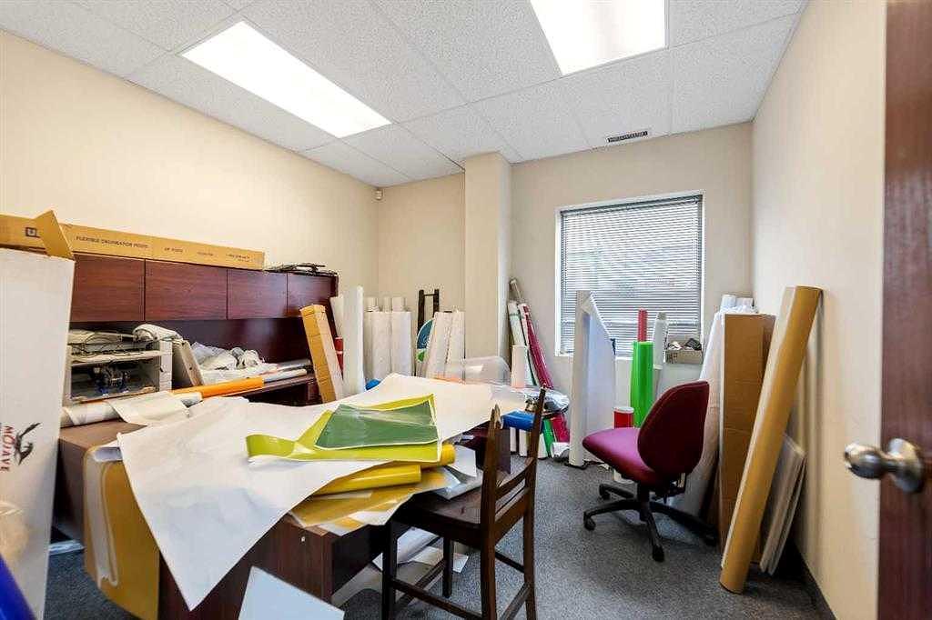 4852 50 Avenue Northeast, Calgary, AB