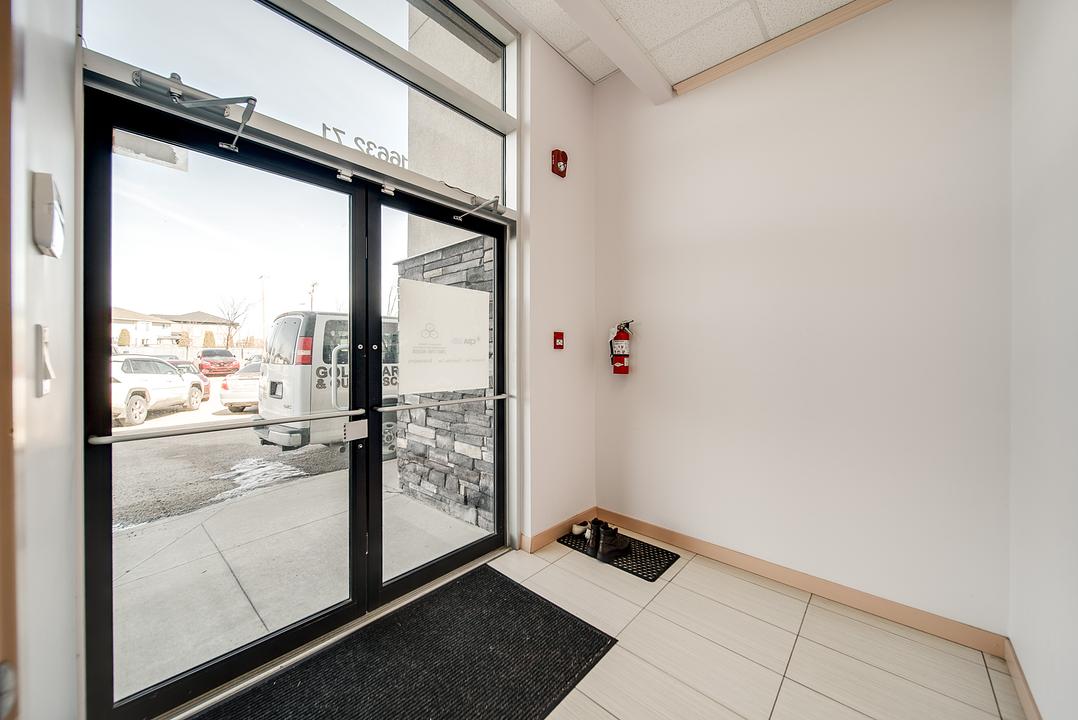 16628 71 Street Northwest, Edmonton, AB