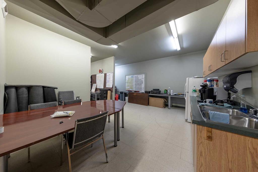 5912 50 Avenue, Lloydminster, AB