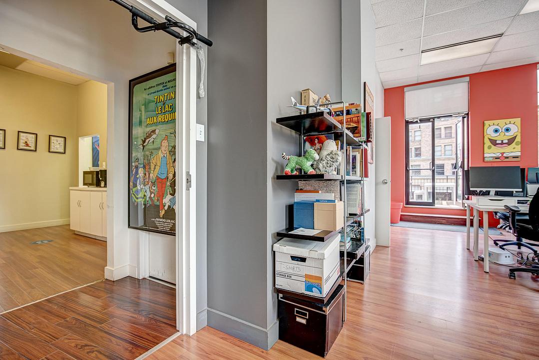 Office - 204 Rue Notre-Dame Ouest, Montréal, QC