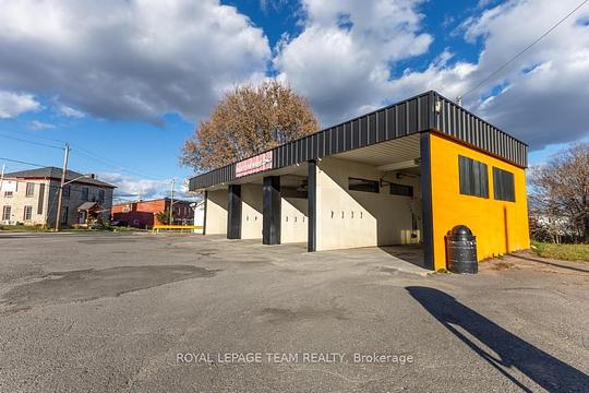 12 Elgin Street East, Arnprior, ON