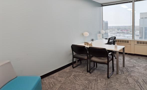 4 Robert Speck Pkwy, Mississauga, ON
