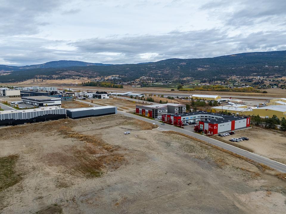 1965 Pier Mac Way, Kelowna, BC