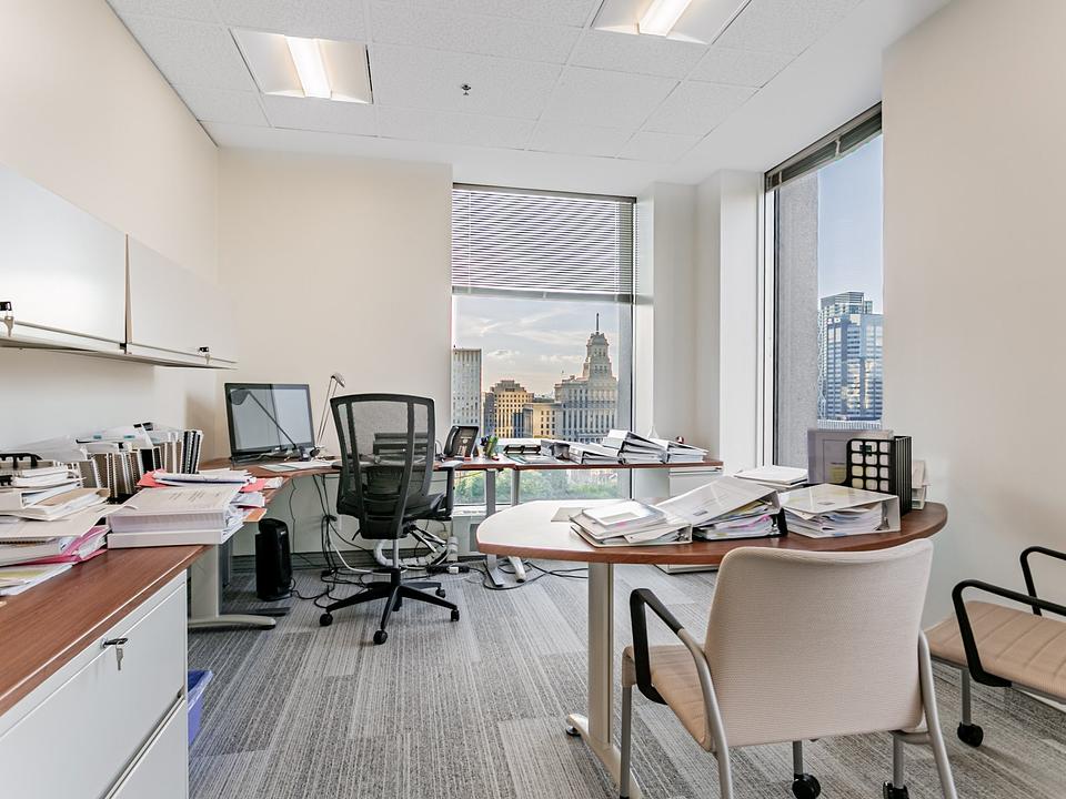1400 - 65 Queen St W, Toronto, ON