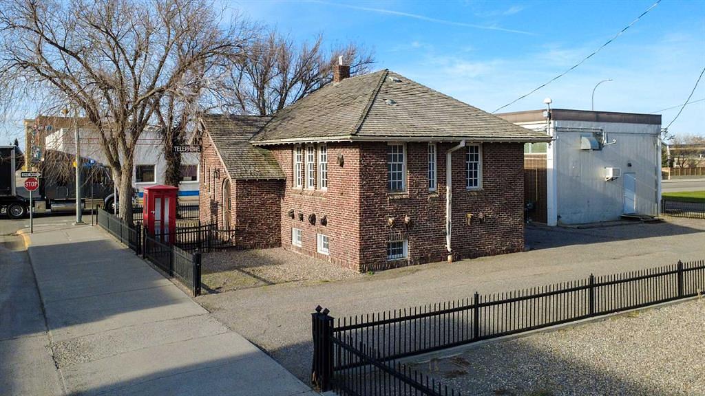 2224 2 Avenue, Fort Macleod, AB