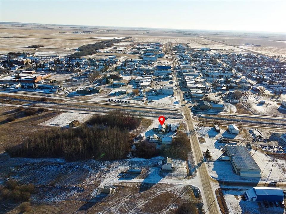 8 Railway Avenue Northeast, Falher, AB