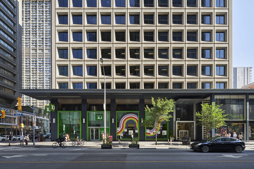 01904 - 77 Bloor Street West, Toronto, ON