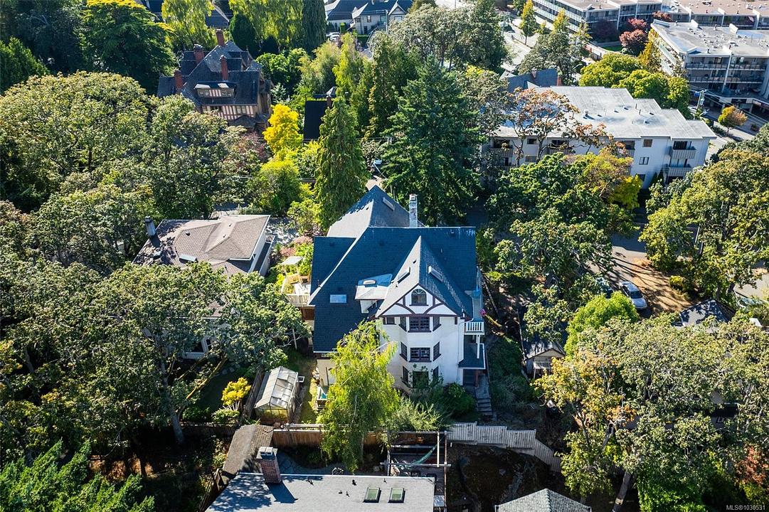 1043 Belmont Avenue, Victoria, BC