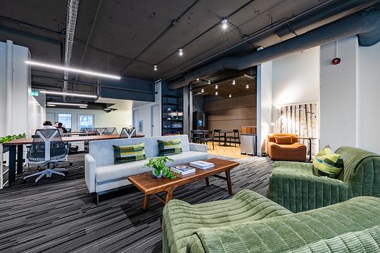 410 Adelaide St W, Toronto, ON
