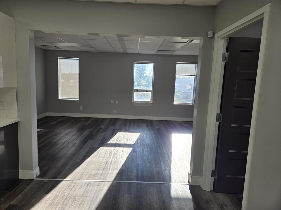 Mini Offices - 17 Grenfell Crescent, Ottawa, ON