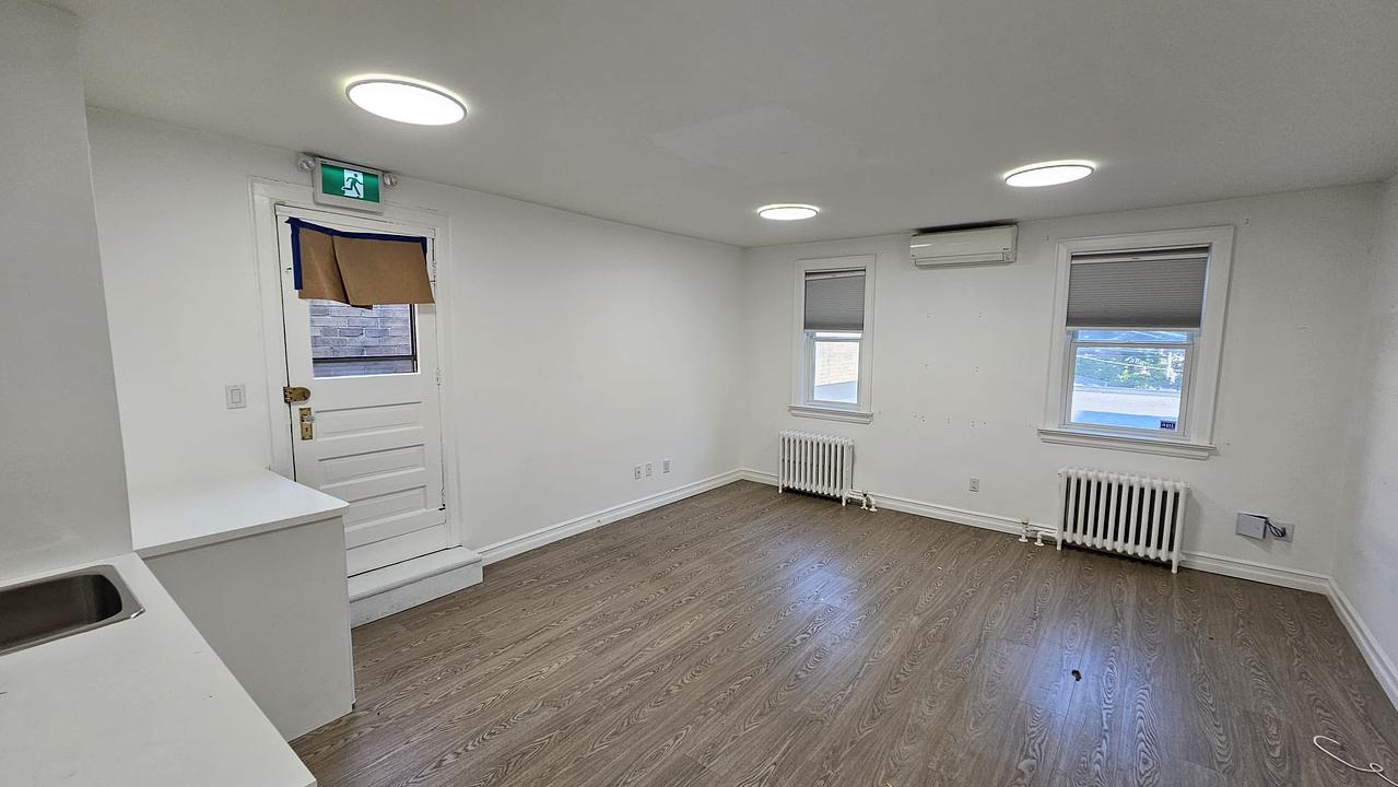 2nd - 426 Eglinton Avenue West, Toronto, ON