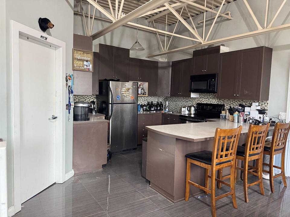 202-203 - 9706 188 Street, Surrey, BC