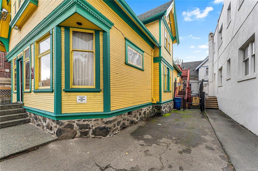 1608 Quadra Street, Victoria, BC